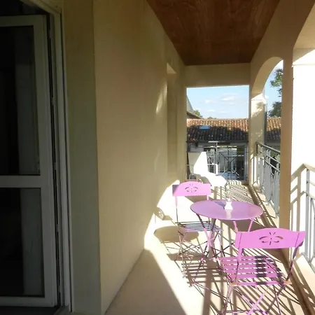 Chateau De Laleard Hotel 3*