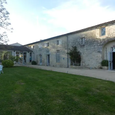 Chateau De Laleard Hotel