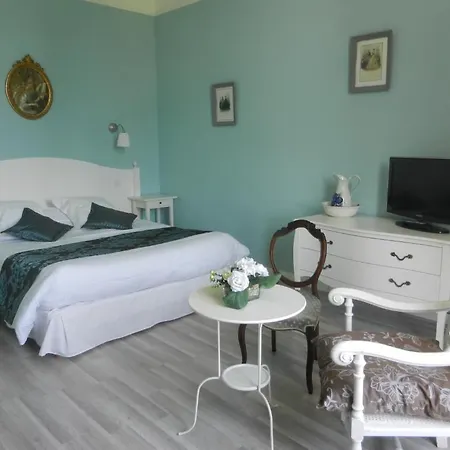 Hotel Chateau De Laleard Saint-Hilaire-de-Villefranche