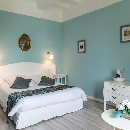 Hotel Chateau De Laleard Saint-Hilaire-de-Villefranche