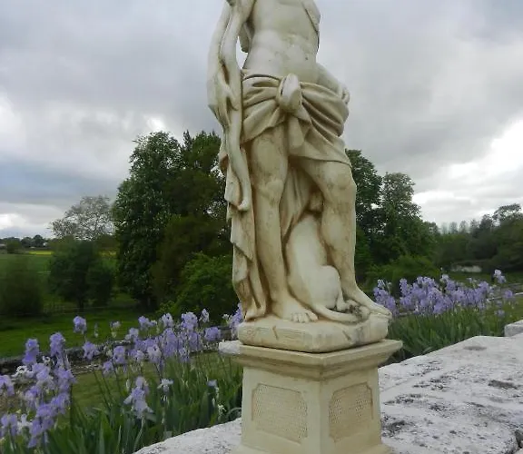 Hotel Chateau De Laleard 3*