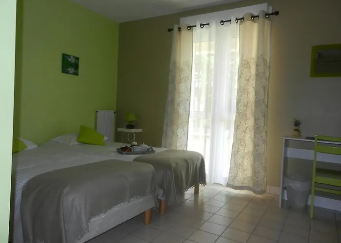 Chateau De Laleard Saint-Hilaire-de-Villefranche