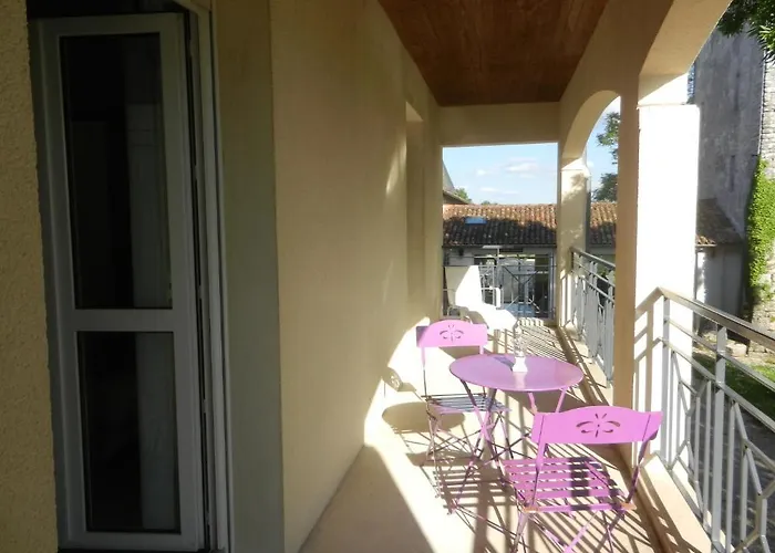 Chateau De Laleard Hotel 3*