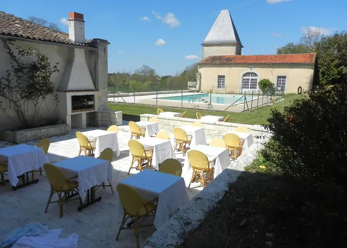 Chateau De Laleard Hotel