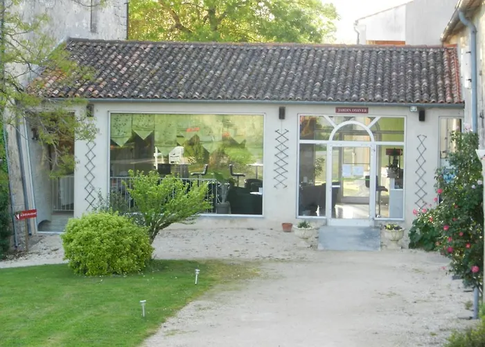 Chateau De Laleard Hotel Saint-Hilaire-de-Villefranche