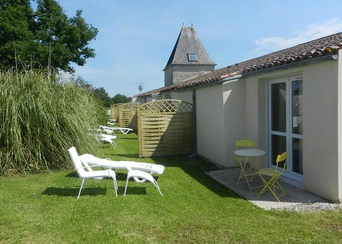 Hotel Chateau De Laleard 3*