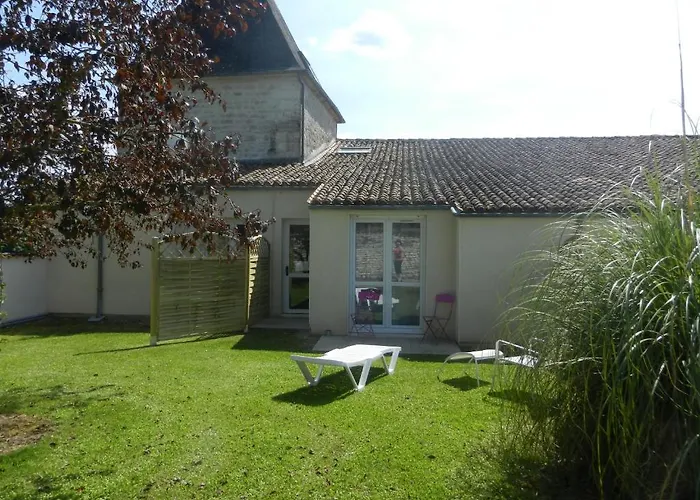 Chateau De Laleard 3* Saint-Hilaire-de-Villefranche