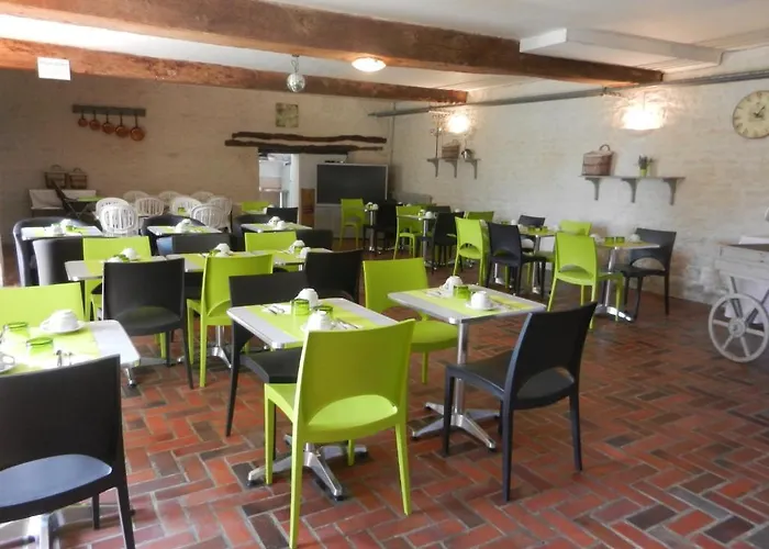 Chateau De Laleard Hotel 3*