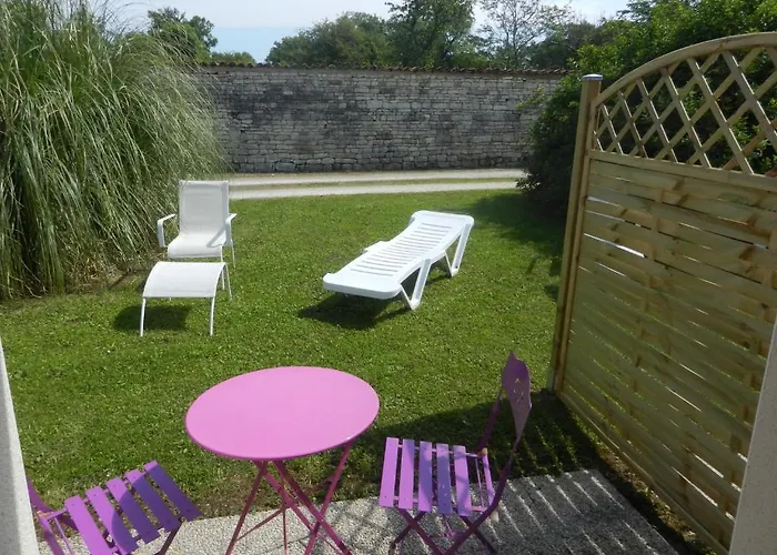 Chateau De Laleard Hotel