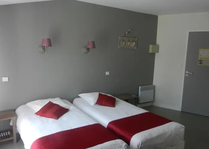 Chateau De Laleard Hotel 3*