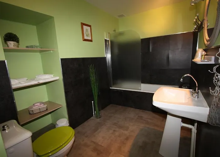 Hotel Chateau De Laleard 3*