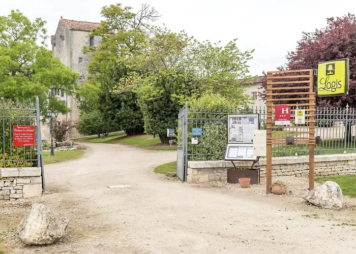 Hotel Chateau De Laleard